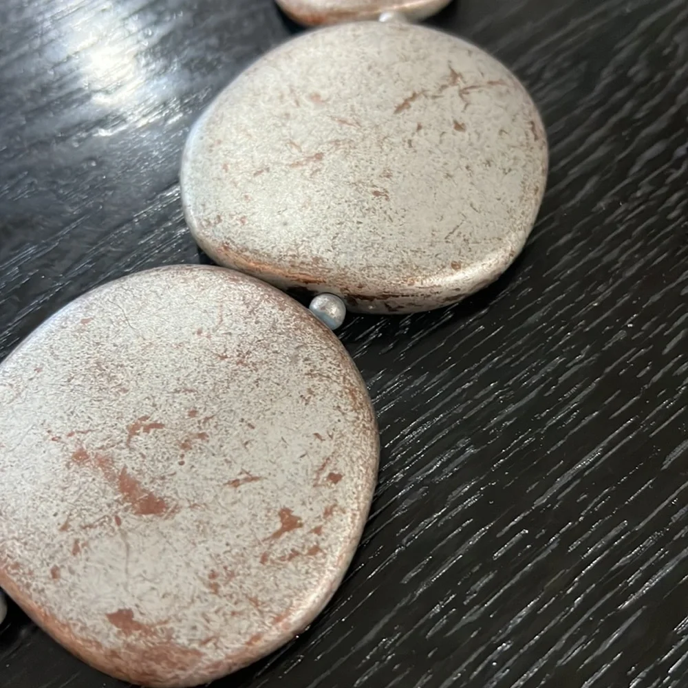 Large flat beaded necklace - Picture 4 of 4